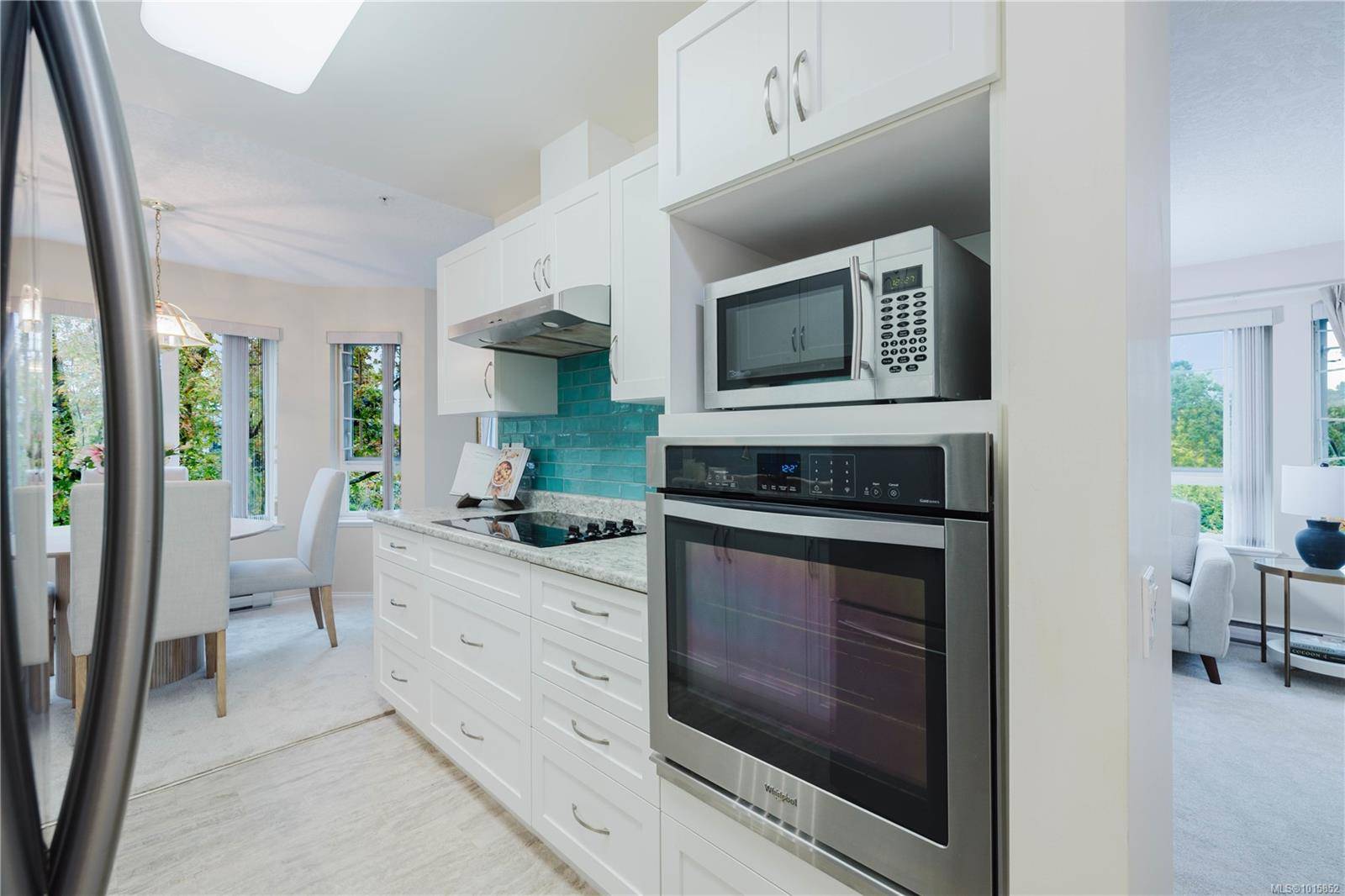 Saanich, BC V8P 5T7,1521 Church Ave #305