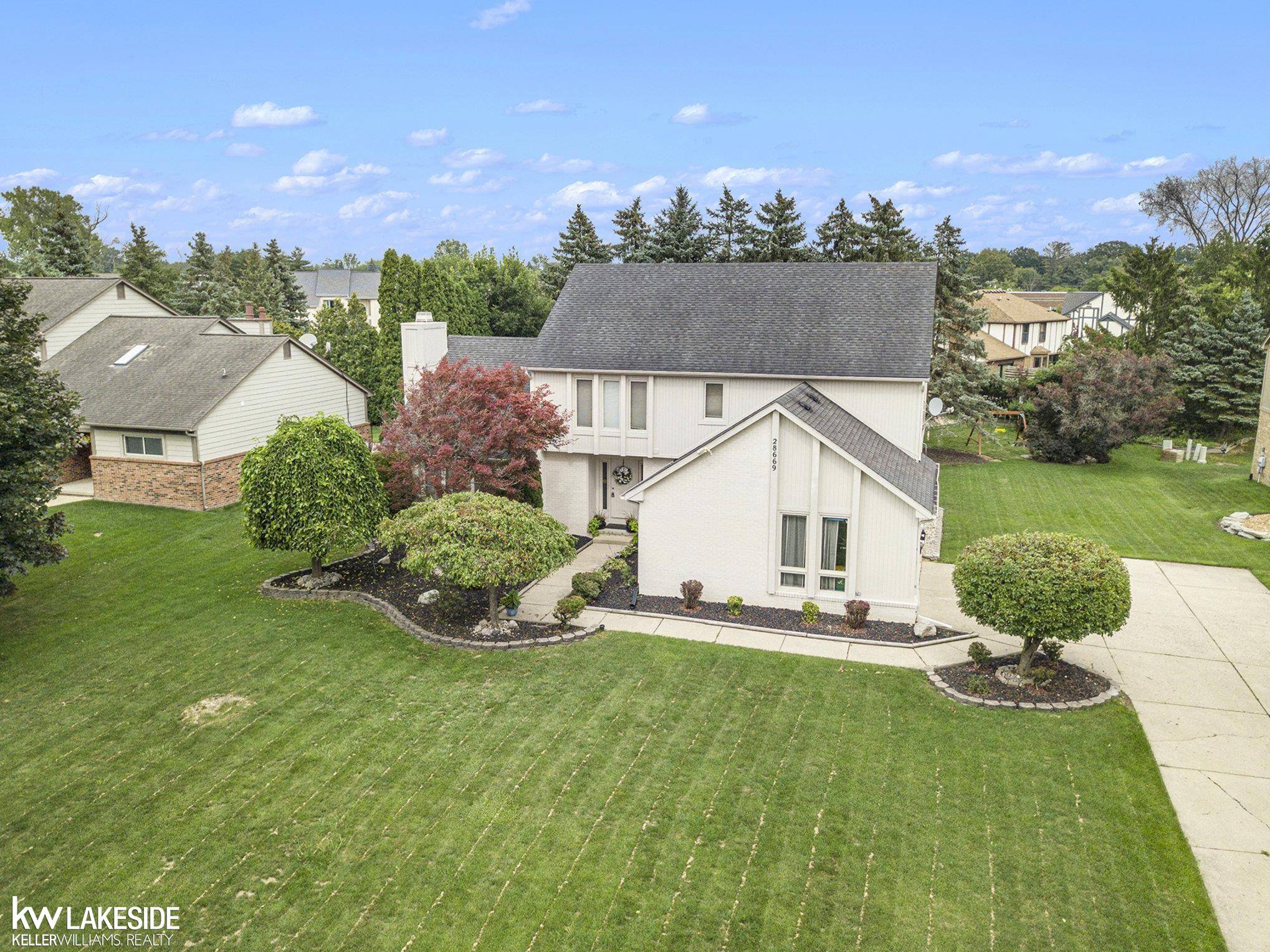 Farmington Hills, MI 48334,28669 Bristol