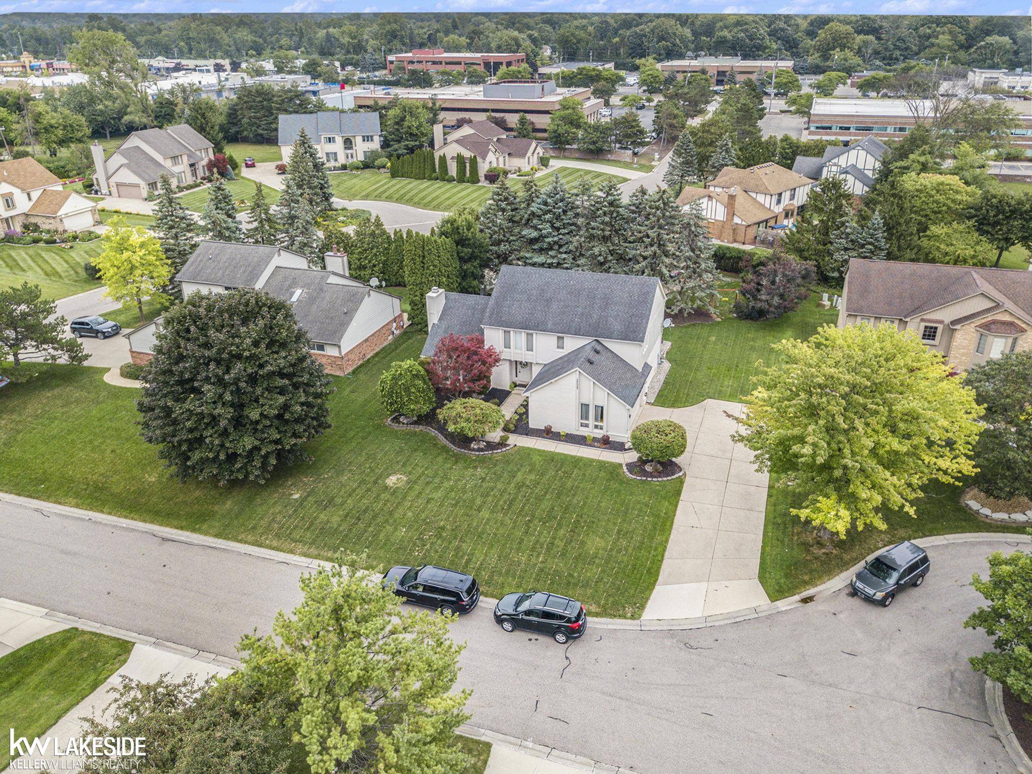 Farmington Hills, MI 48334,28669 Bristol