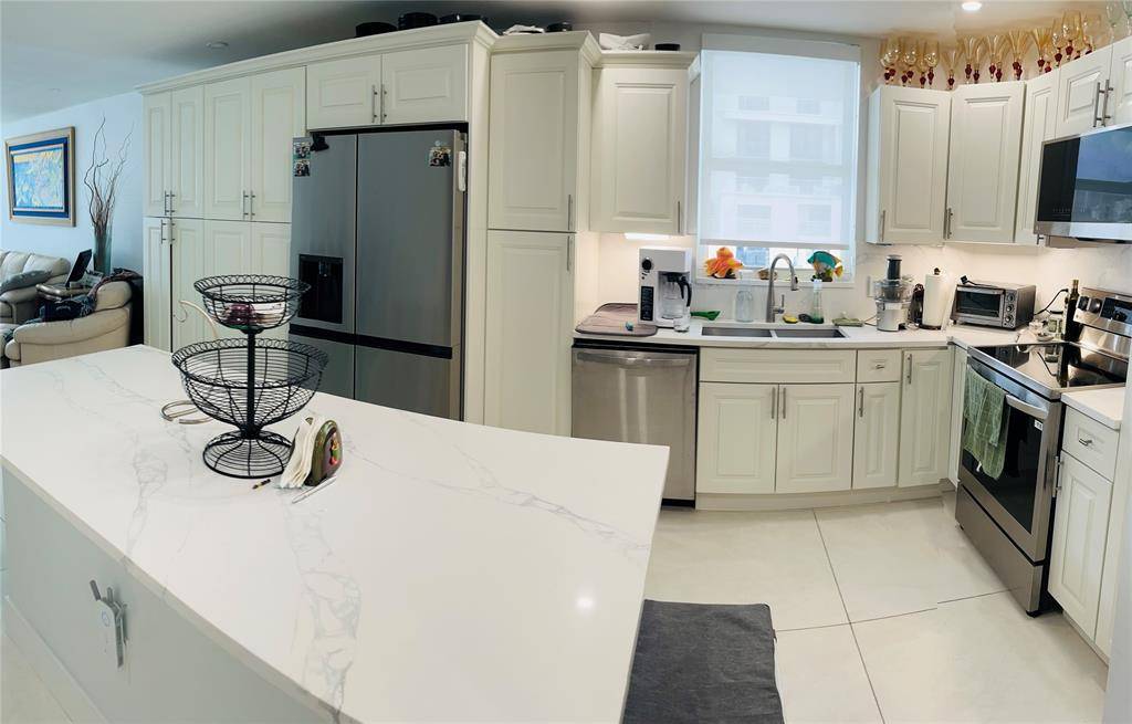 Fort Lauderdale, FL 33308,3100 NE 49th St #204