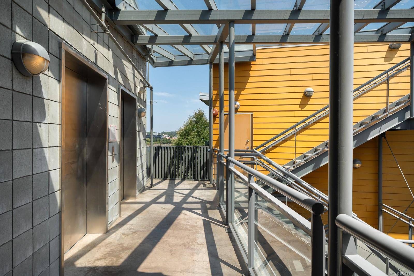 Victoria, BC V9A 7R2,90 Regatta Landing #417