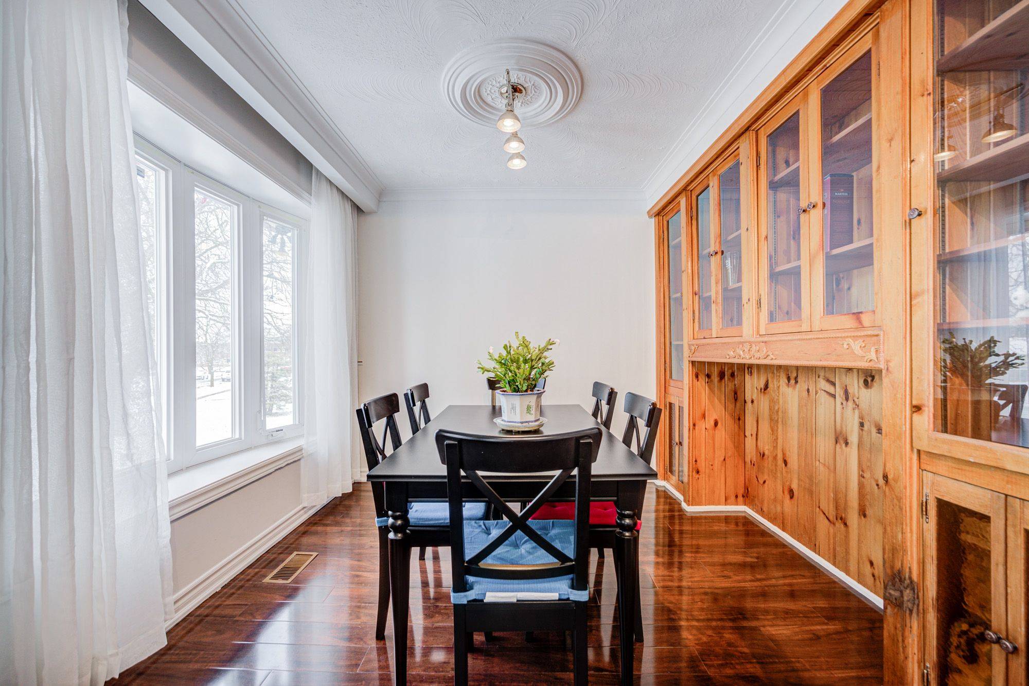 Toronto E08, ON M1K 3Y8,31 Tremely CRES