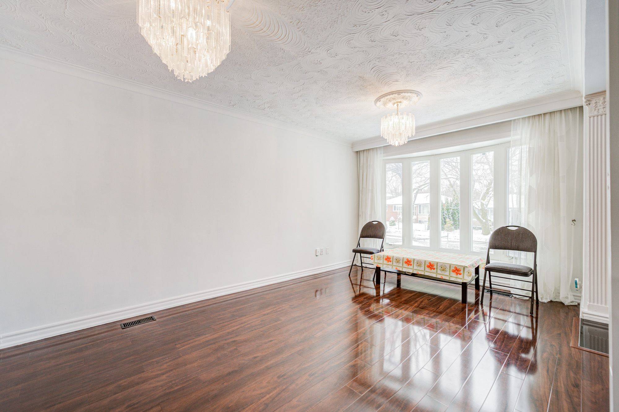 Toronto E08, ON M1K 3Y8,31 Tremely CRES