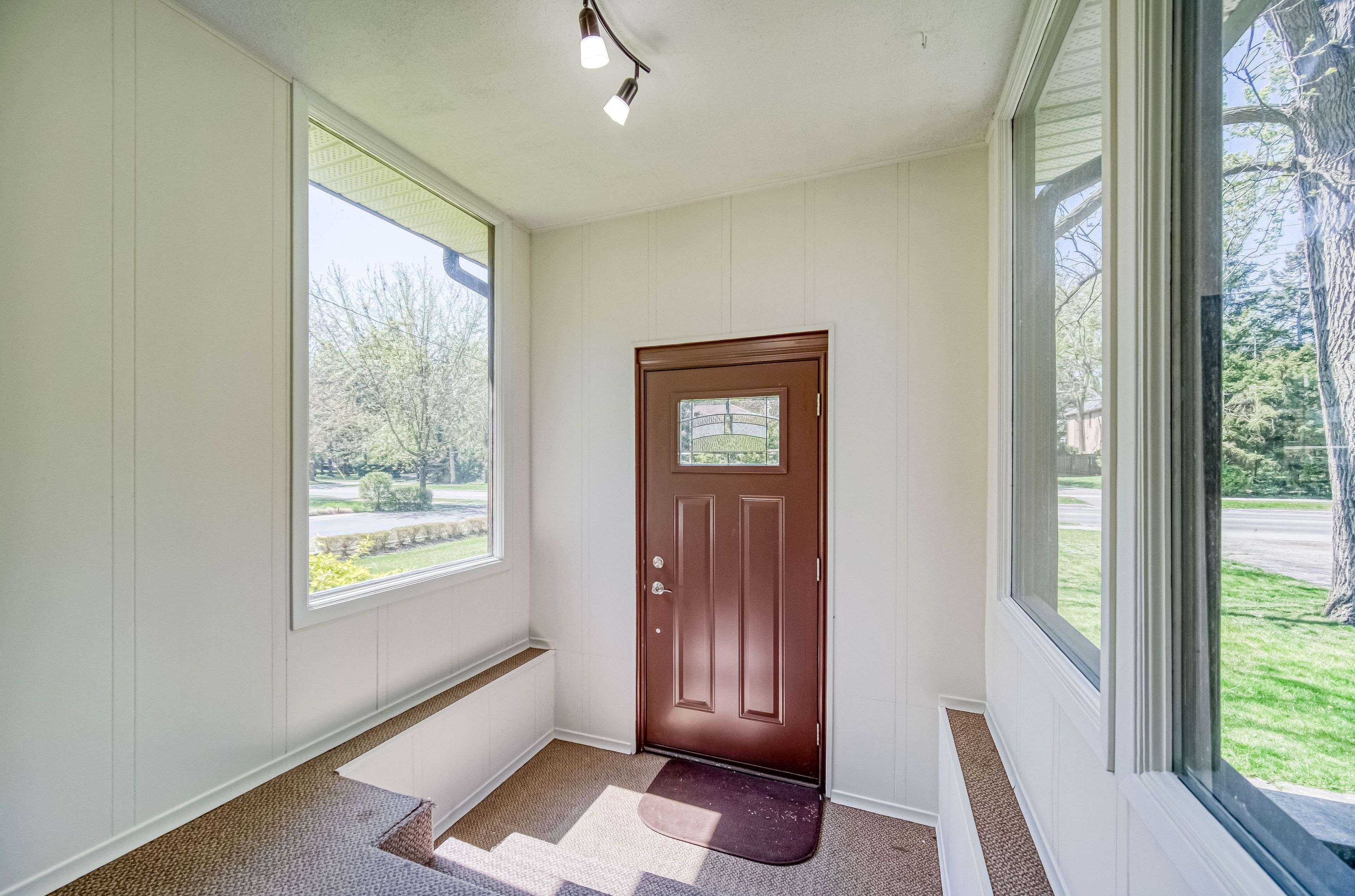 Oakville, ON L6J 4V8,425 Maple Grove DR