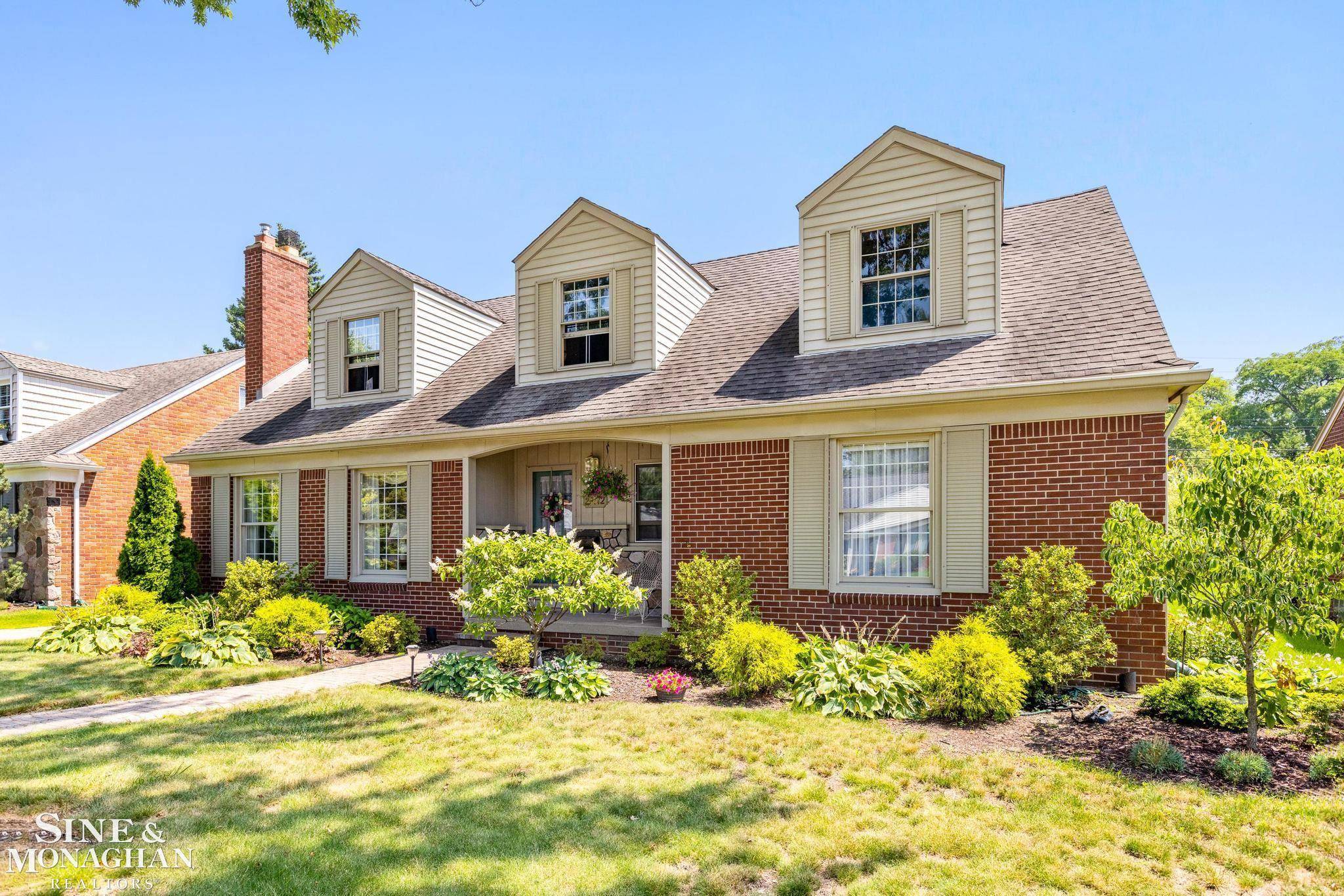 Grosse Pointe Woods, MI 48236,20072 E Ballantyne