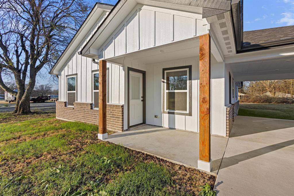 Dodd City, TX 75438,401 N White Oak