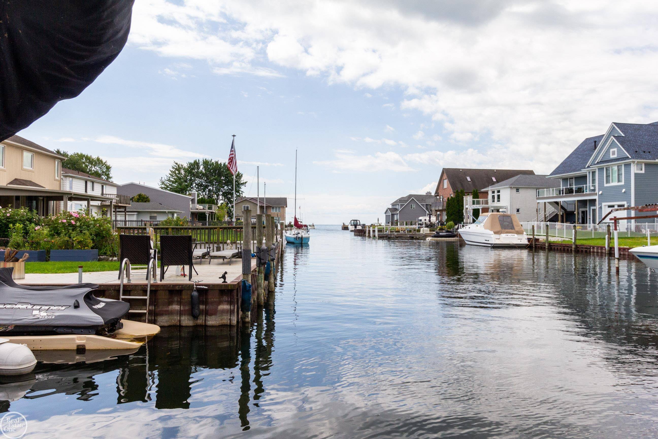 Harrison Twp, MI 48045,37783 Maplehill