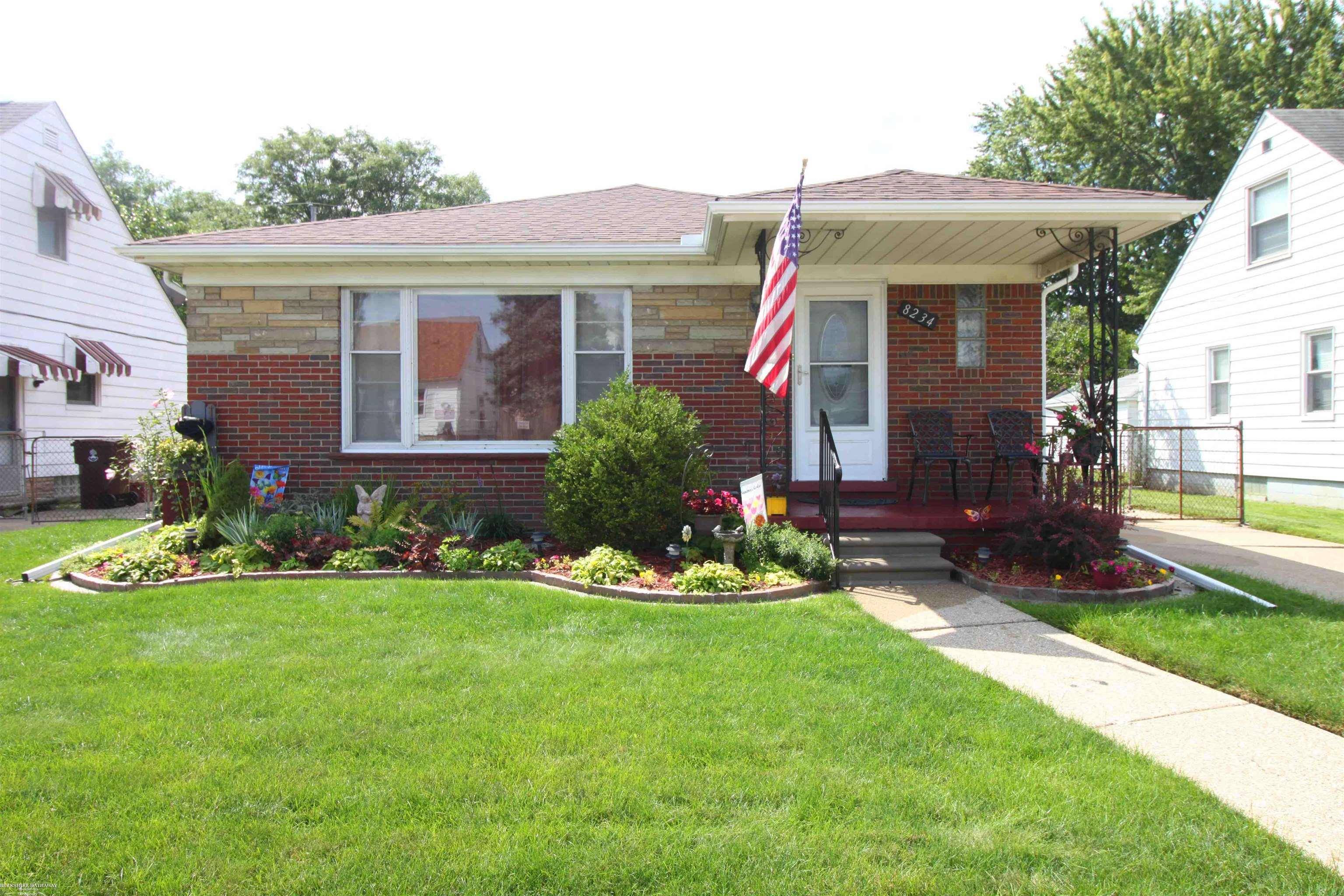 Center Line, MI 48015,8234 Sterling