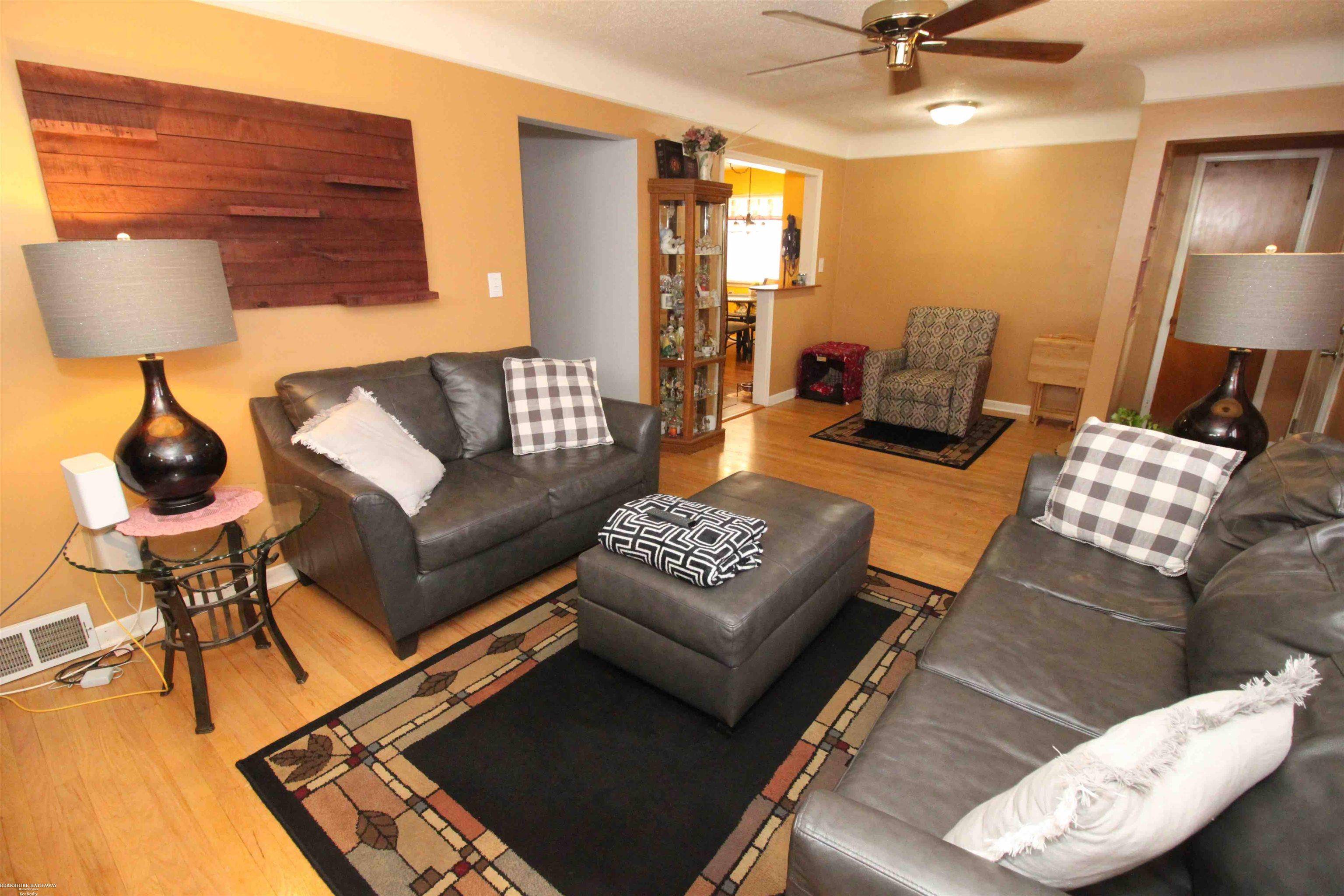 Center Line, MI 48015,8234 Sterling