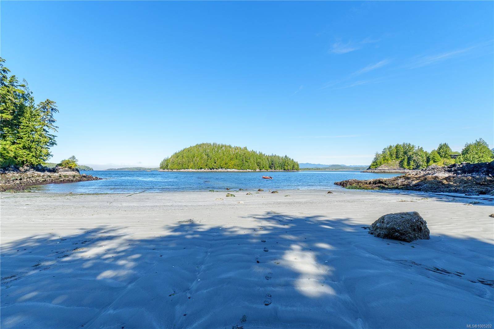 Tofino, BC V0R 2Z0,261 Cedar St