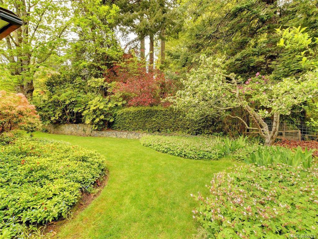 Saanich, BC V8P 3G2,2559 Bermuda Pl