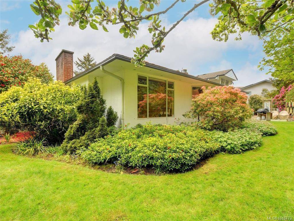 Saanich, BC V8P 3G2,2559 Bermuda Pl