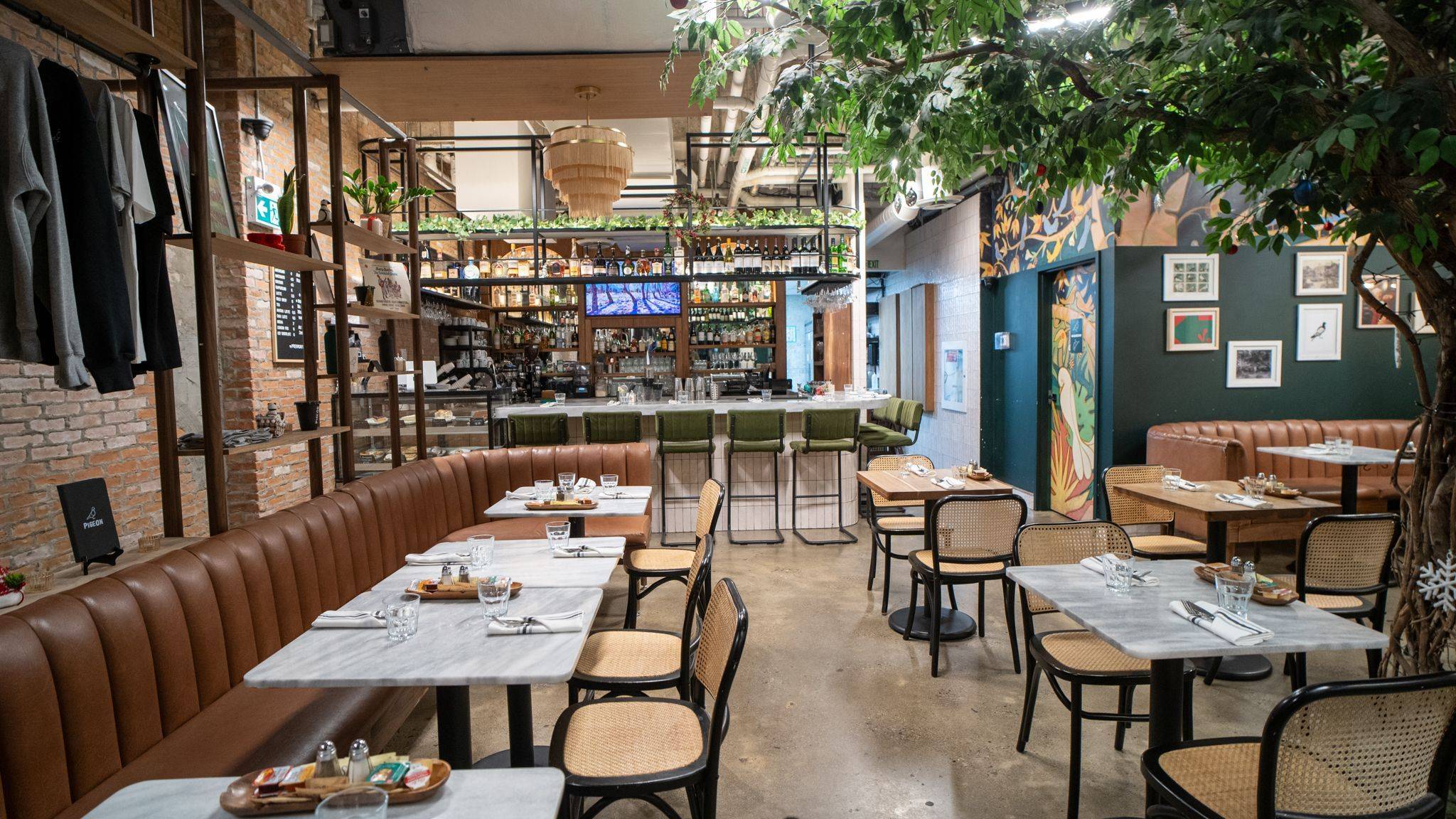 Toronto C01, ON M5V 2E7,337 KING ST W