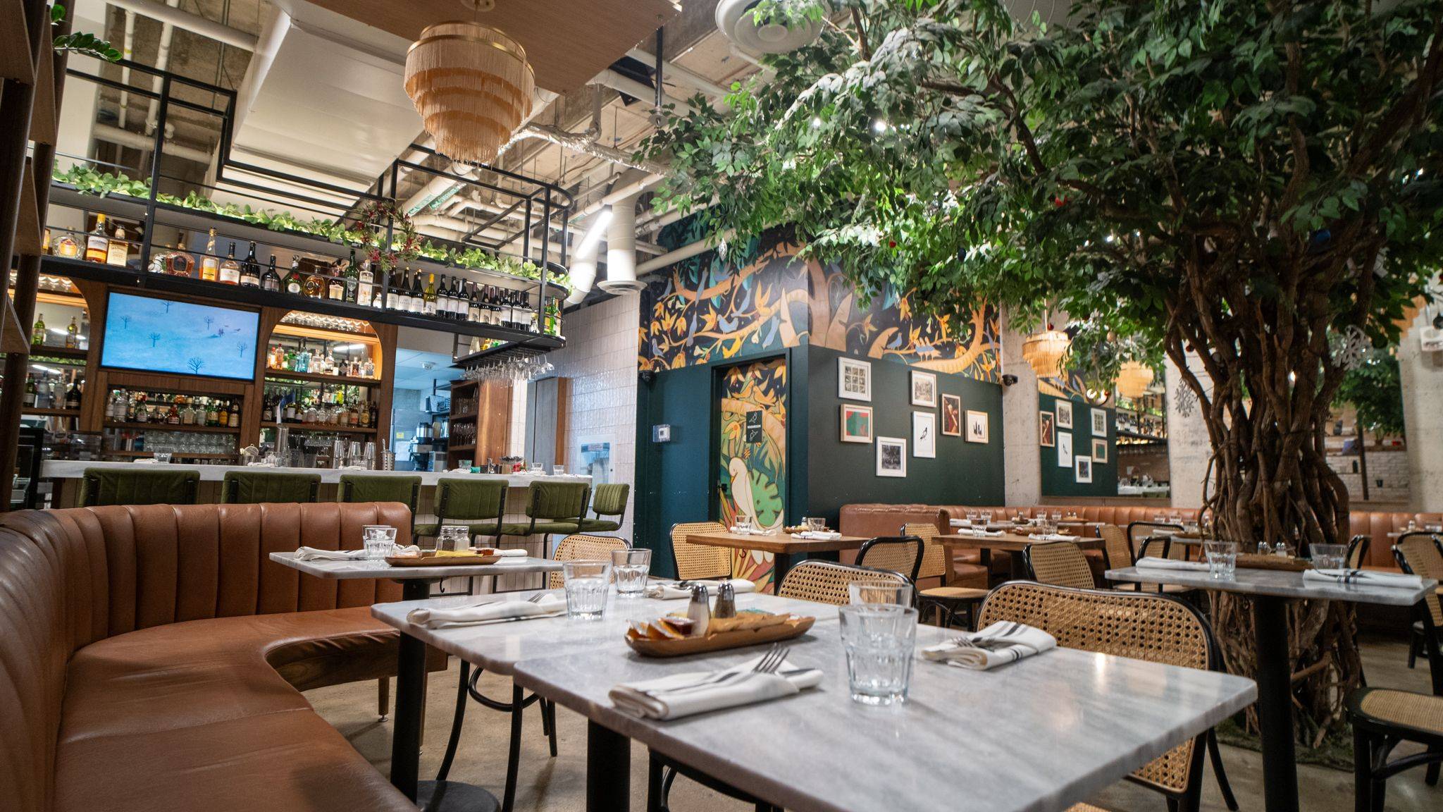 Toronto C01, ON M5V 2E7,337 KING ST W