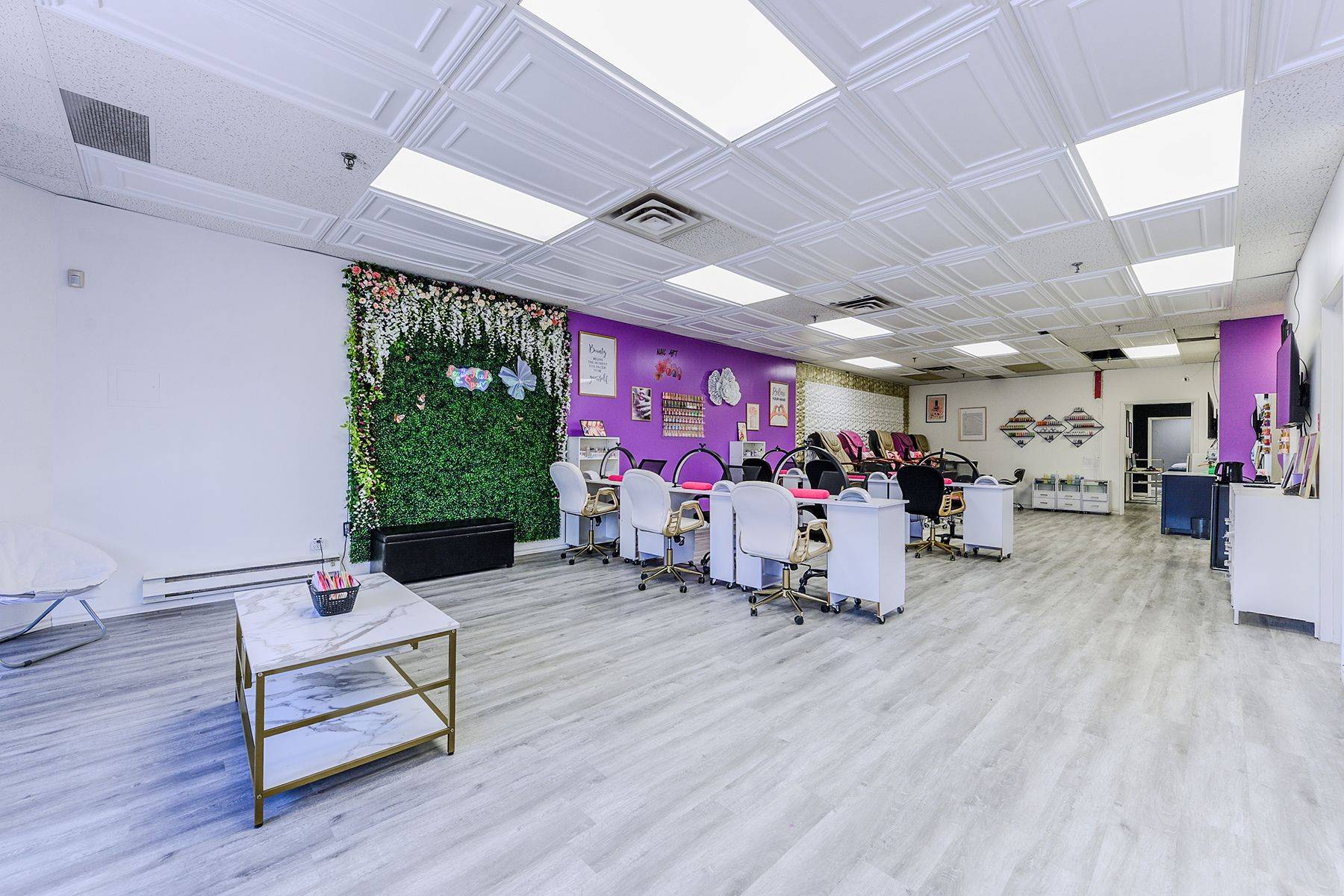 Vaughan, ON L4L 3S8,4220 Steeles AVE W #C10