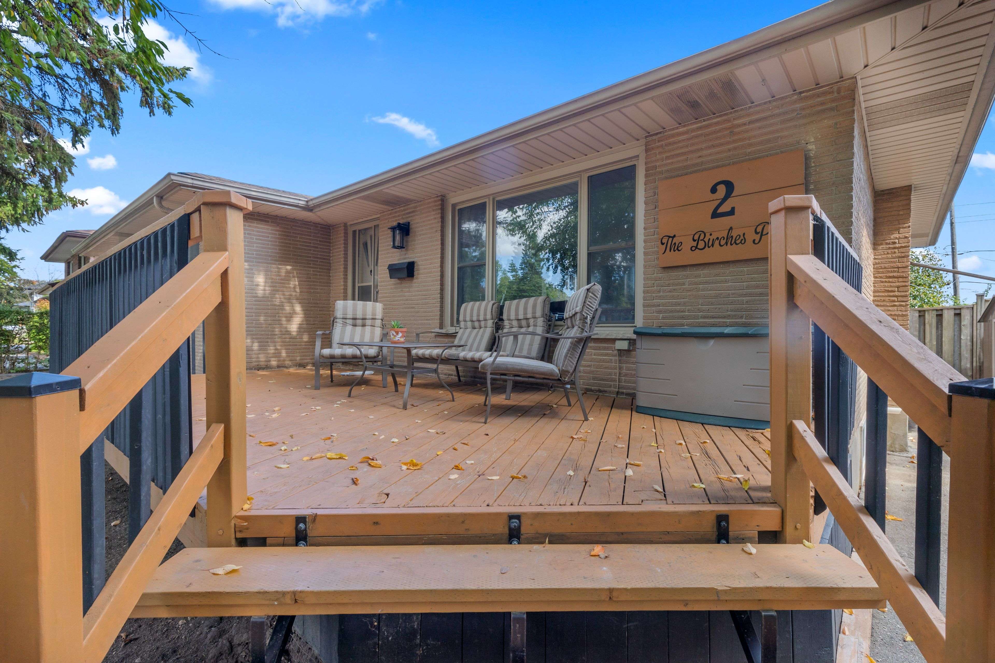 London South, ON N5Z 4G2,2 The Birches PL