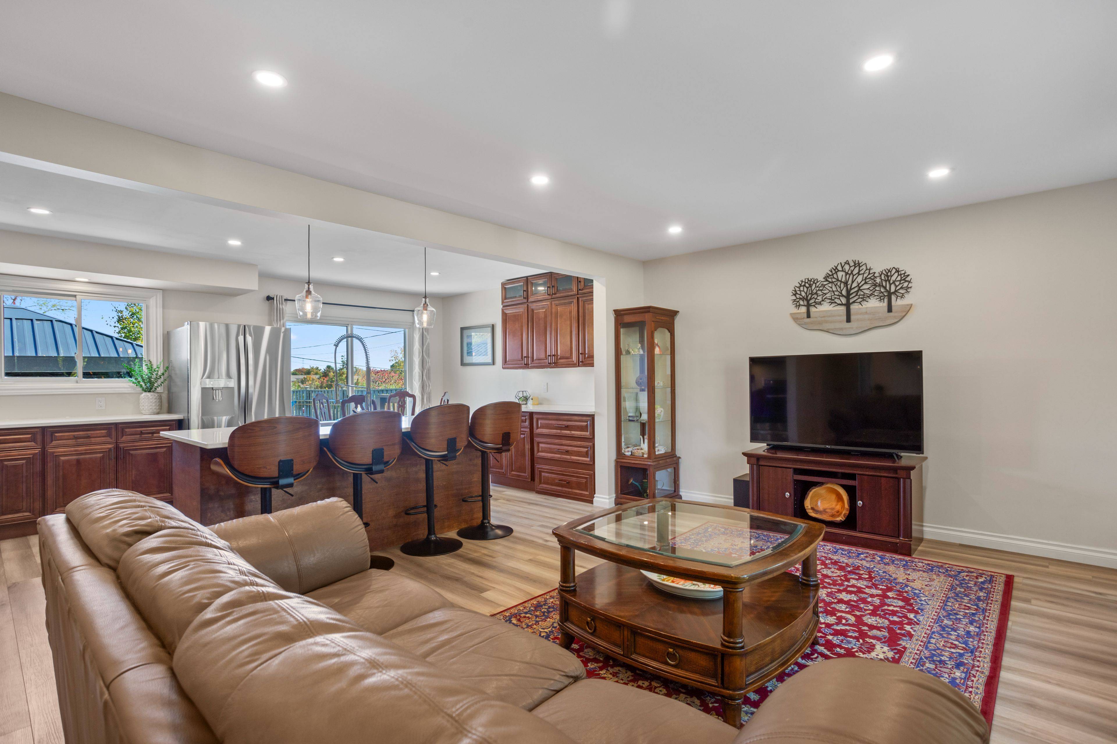 London South, ON N5Z 4G2,2 The Birches PL