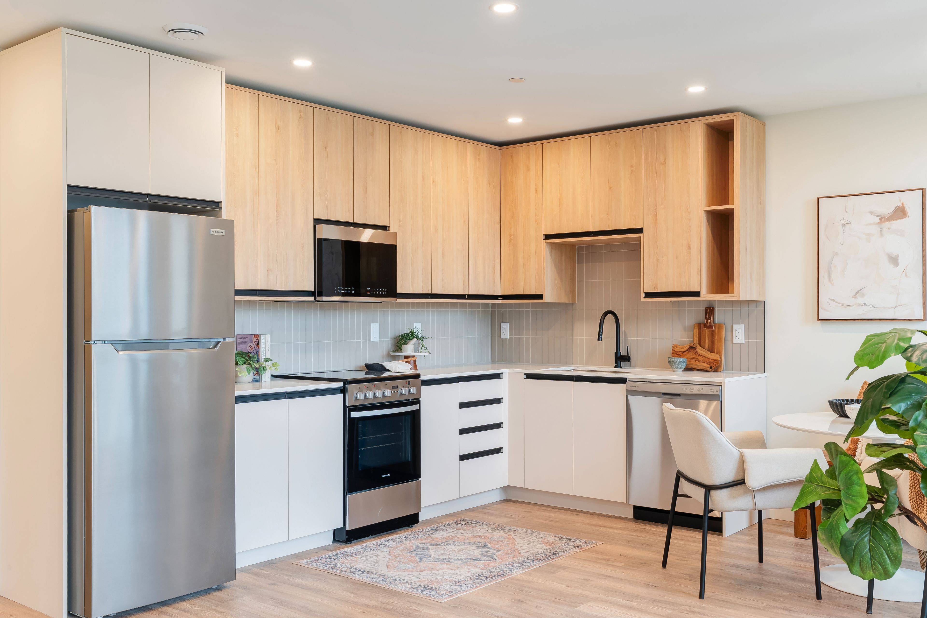 Lincoln, ON L0R 1B1,4390 Hillview DR #202