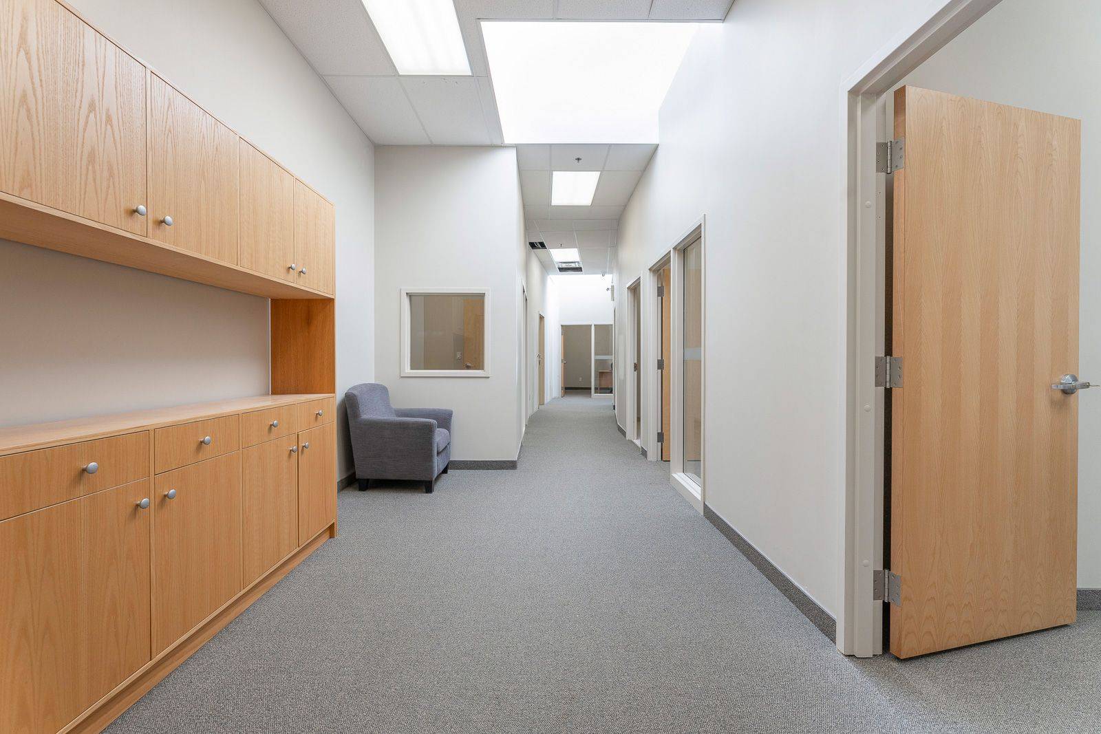 Guelph, ON N1H 7T8,55 WYNDHAM ST N N/A #214C