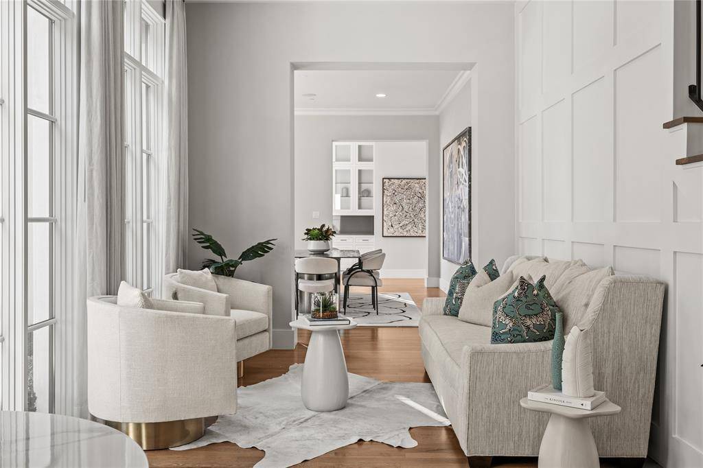 Dallas, TX 75225,6807 Joyce Way