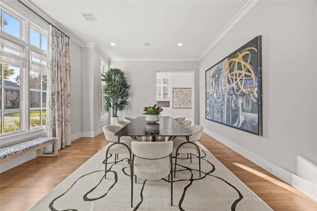 Dallas, TX 75225,6807 Joyce Way