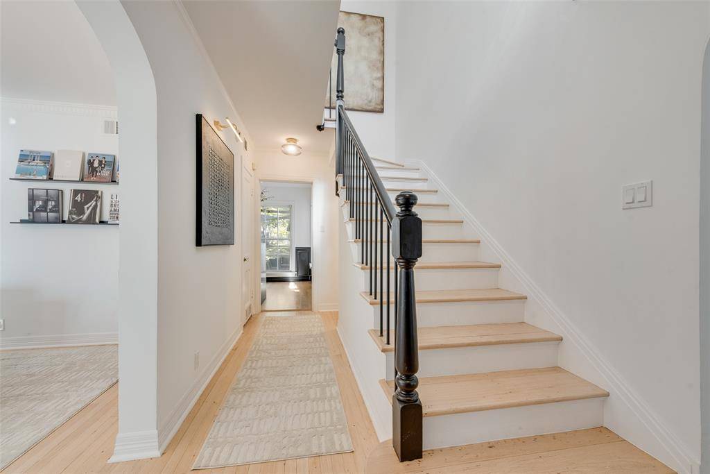 Dallas, TX 75214,6511 Gaston Avenue