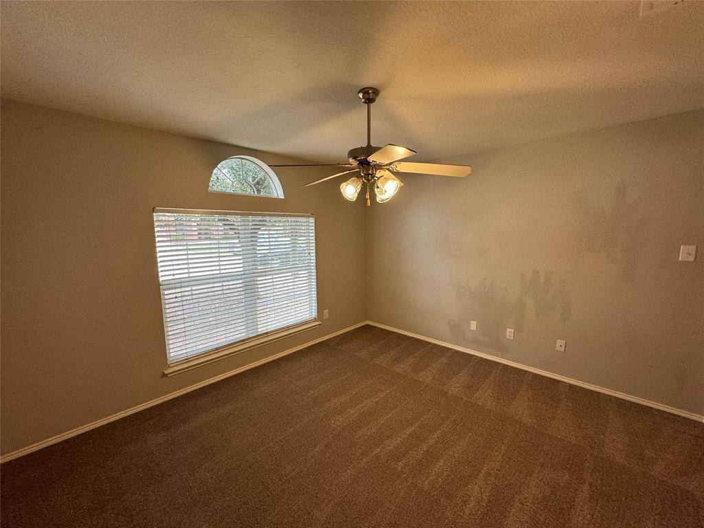 Denton, TX 76207,201 Mckamy Boulevard