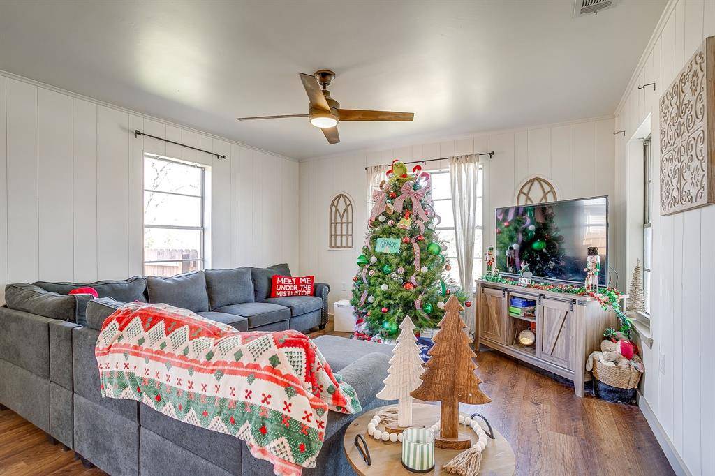 Hico, TX 76457,610 N Mesquite Street