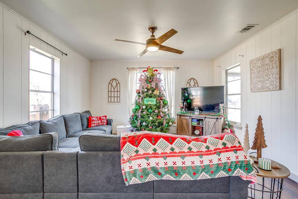 Hico, TX 76457,610 N Mesquite Street