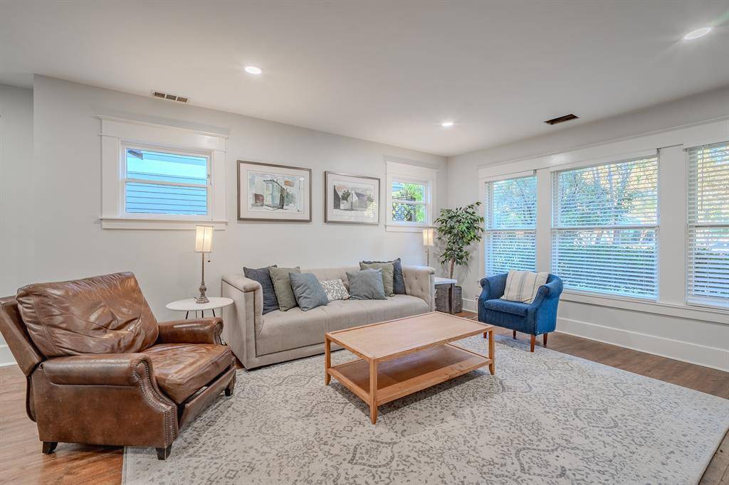 Dallas, TX 75206,5822 Belmont Avenue