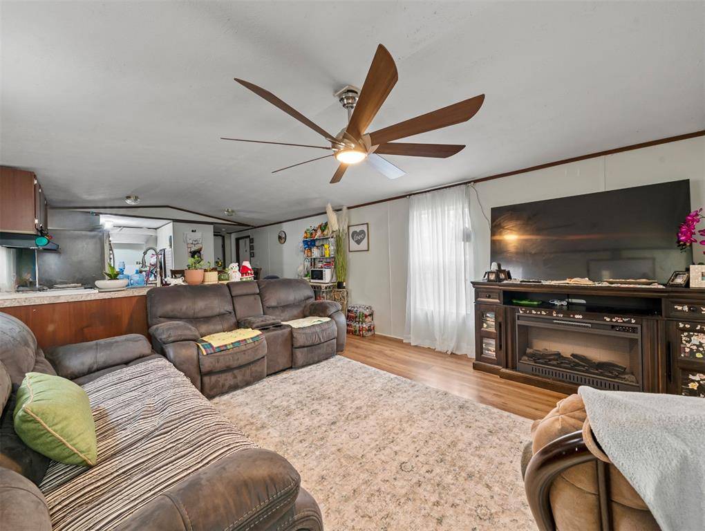 Mart, TX 76664,312 N Douglas Street