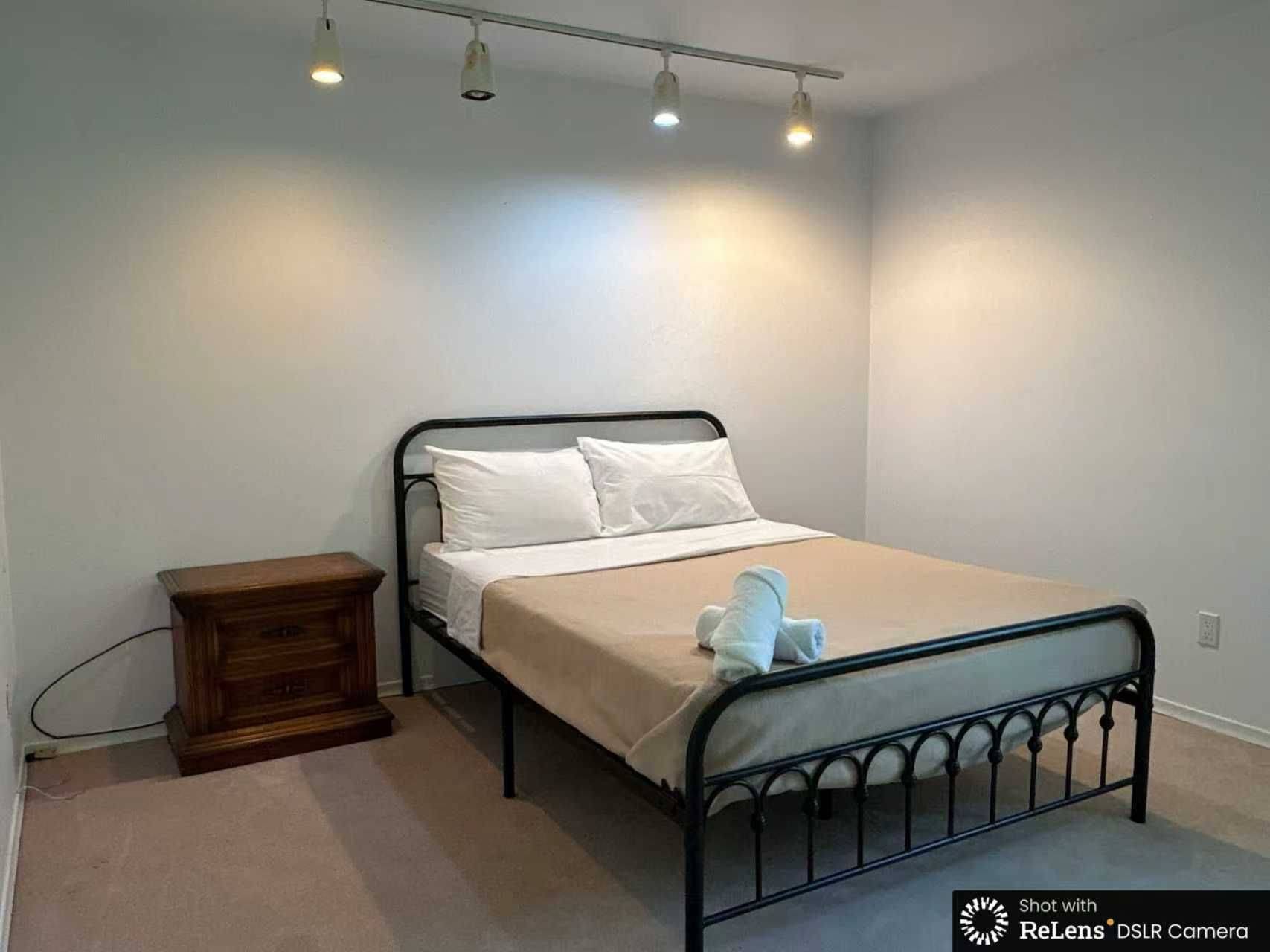 Toronto C07, ON M2N 2N2,5 Basswood RD