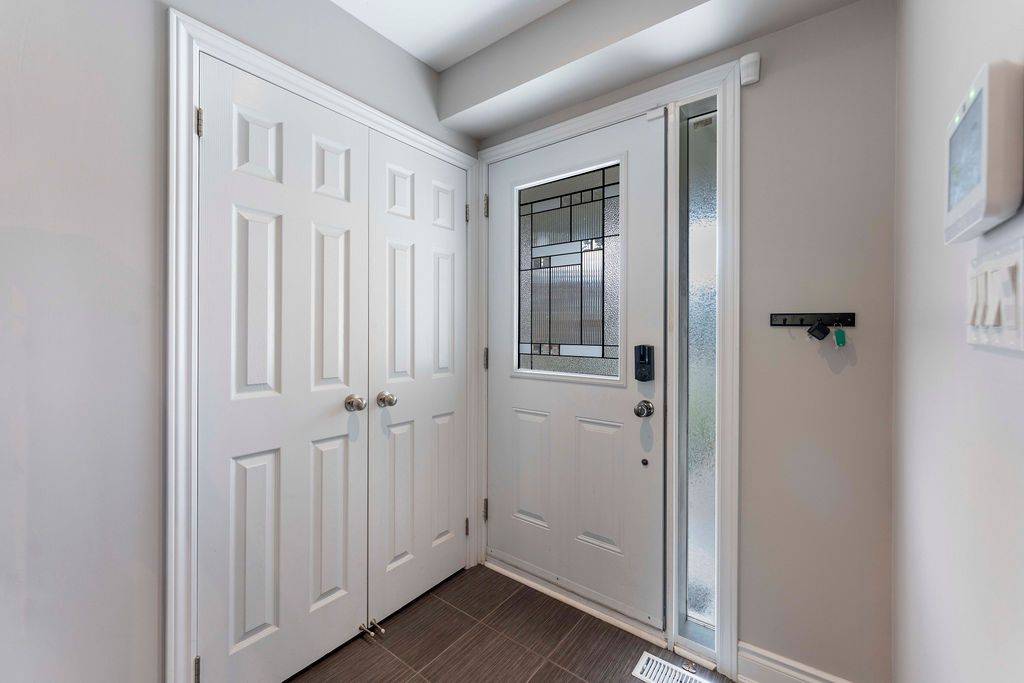 Whitby, ON L1R 1S4,3 Teddington CRES