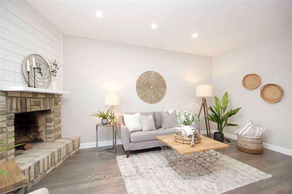 Pickering, ON L1V 3L7,1240 Mulmur CT