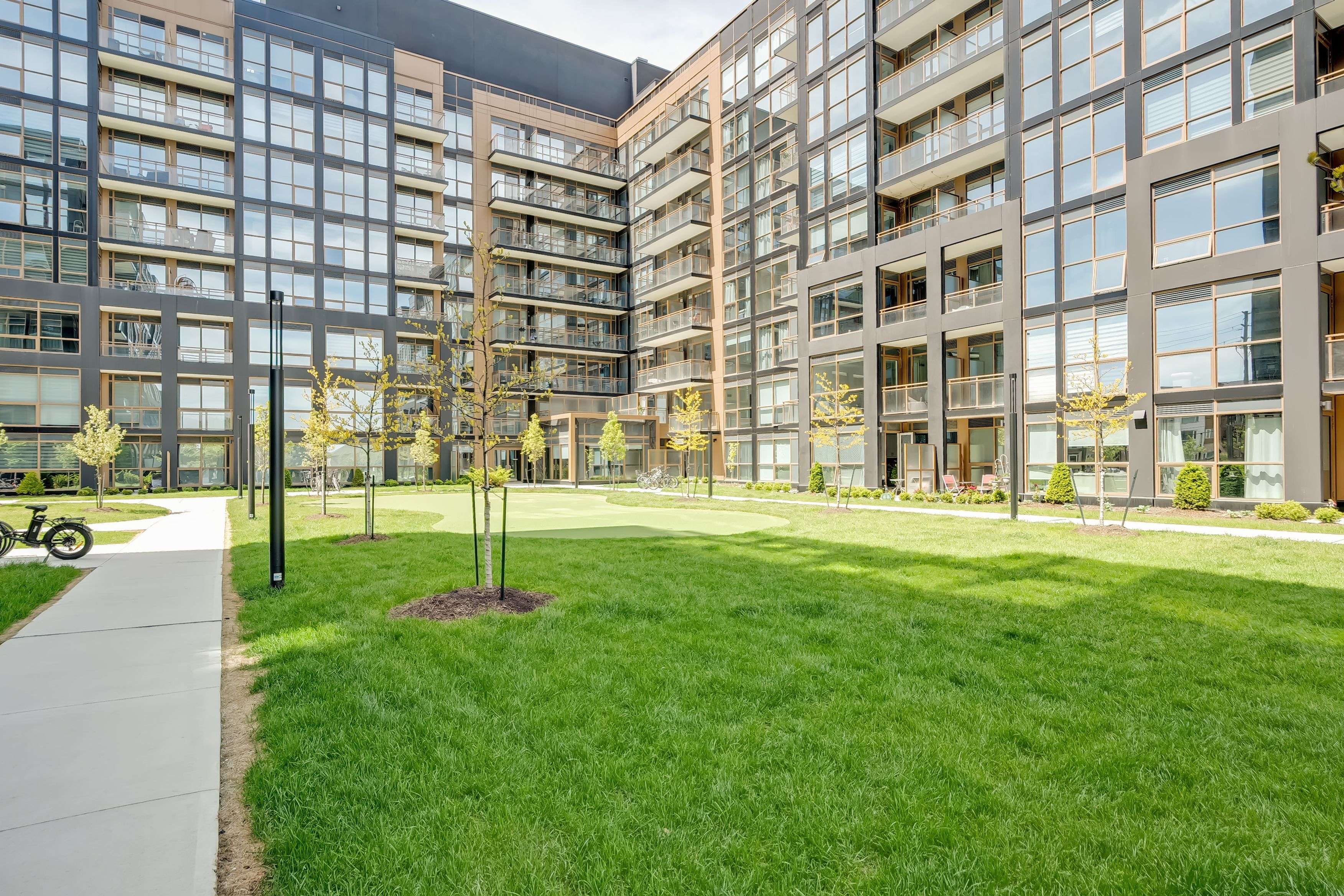 Oakville, ON L6M 4J2,2343 KHALSA Gate #537