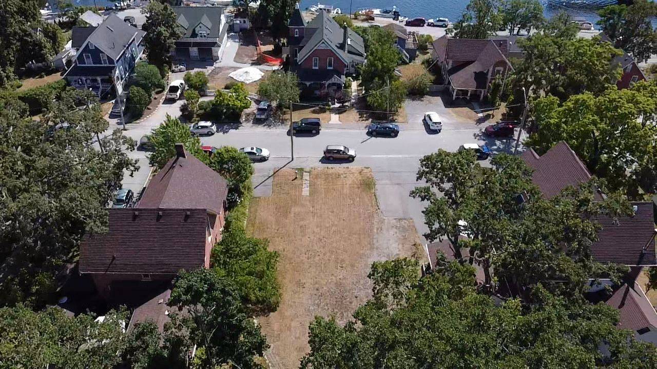 Kawartha Lakes, ON K0M 1N0,38 Oak ST