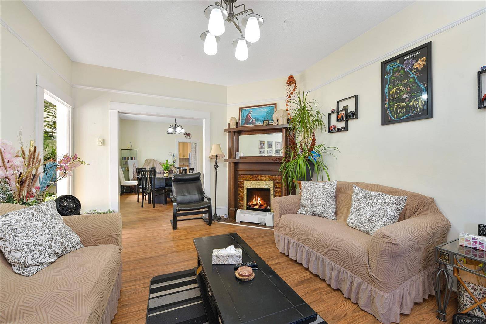 Saanich, BC V8Z 3R4,3230 Eldon Pl