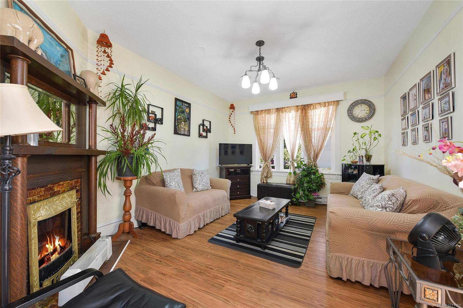 Saanich, BC V8Z 3R4,3230 Eldon Pl