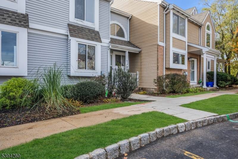 Hillsborough Twp., NJ 08844,180 Hollow Oak Ct