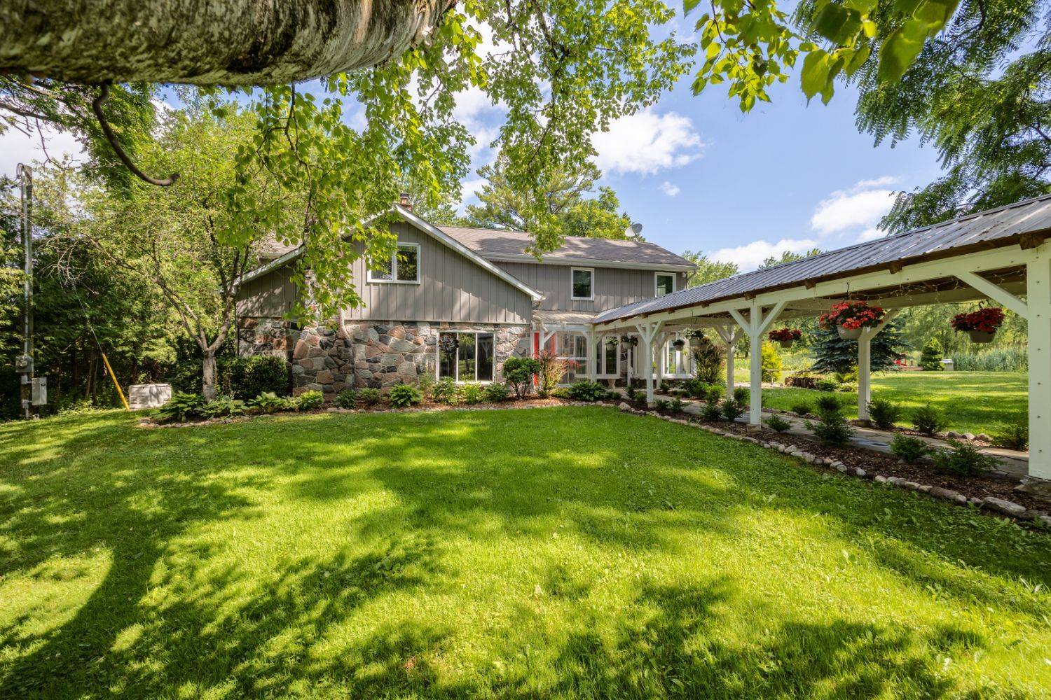 Pickering, ON L1Y 1A2,4395 Westney RD N