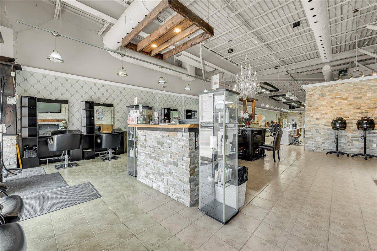 Barrie, ON L4M 3C3,347 Bayfield ST