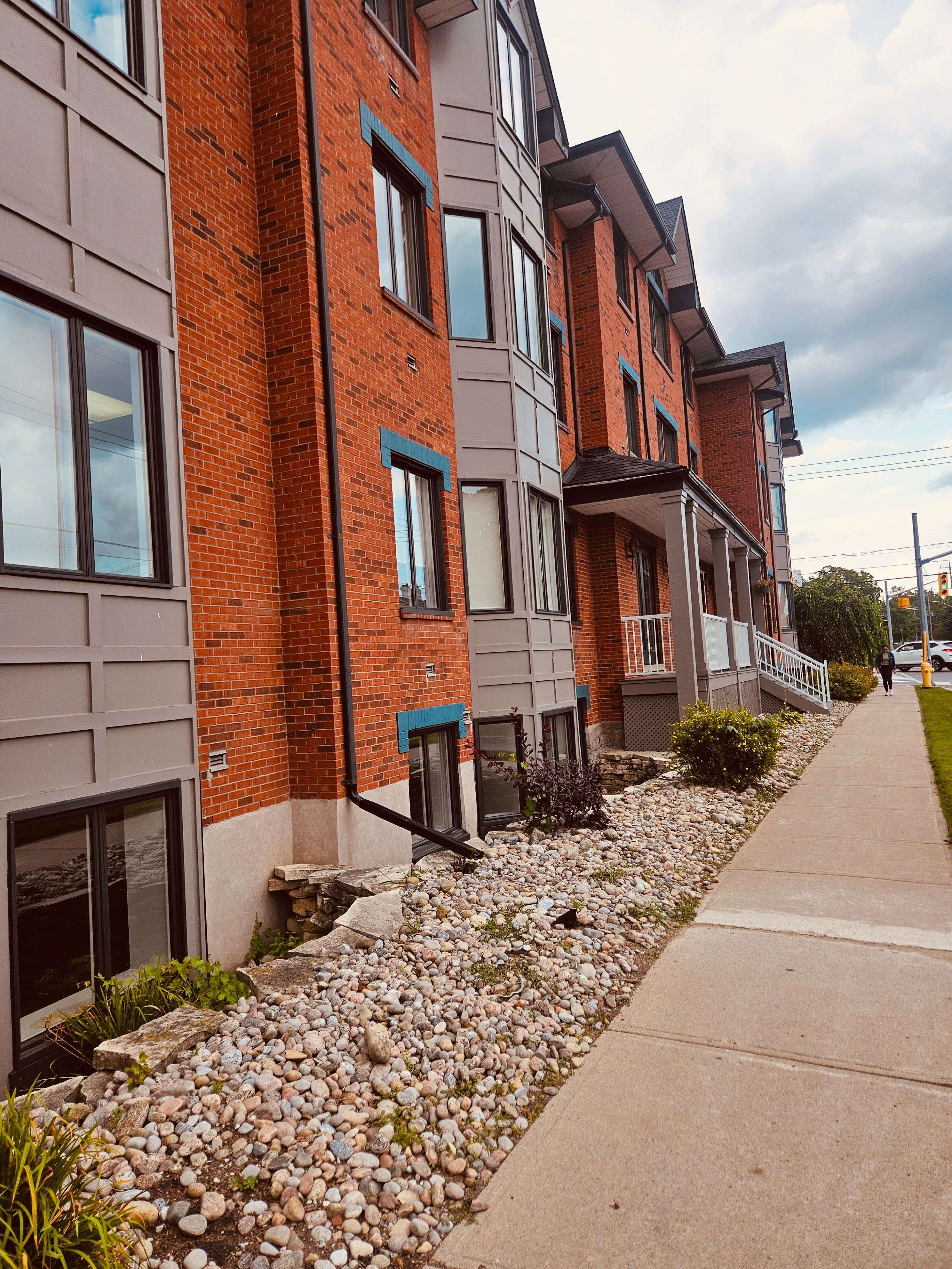 Barrie, ON L4M 3B5,152 Bayfield ST #300