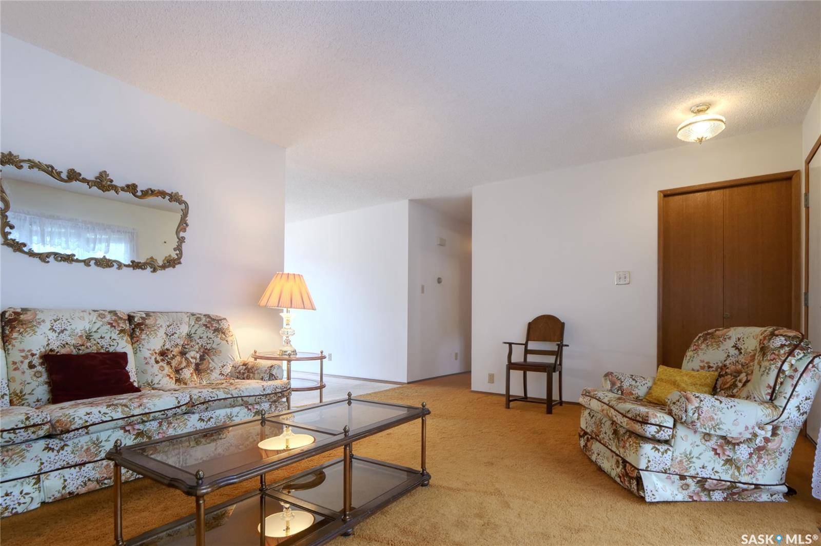 Assiniboia, SK S0H 0B0,1008 Parklane DRIVE