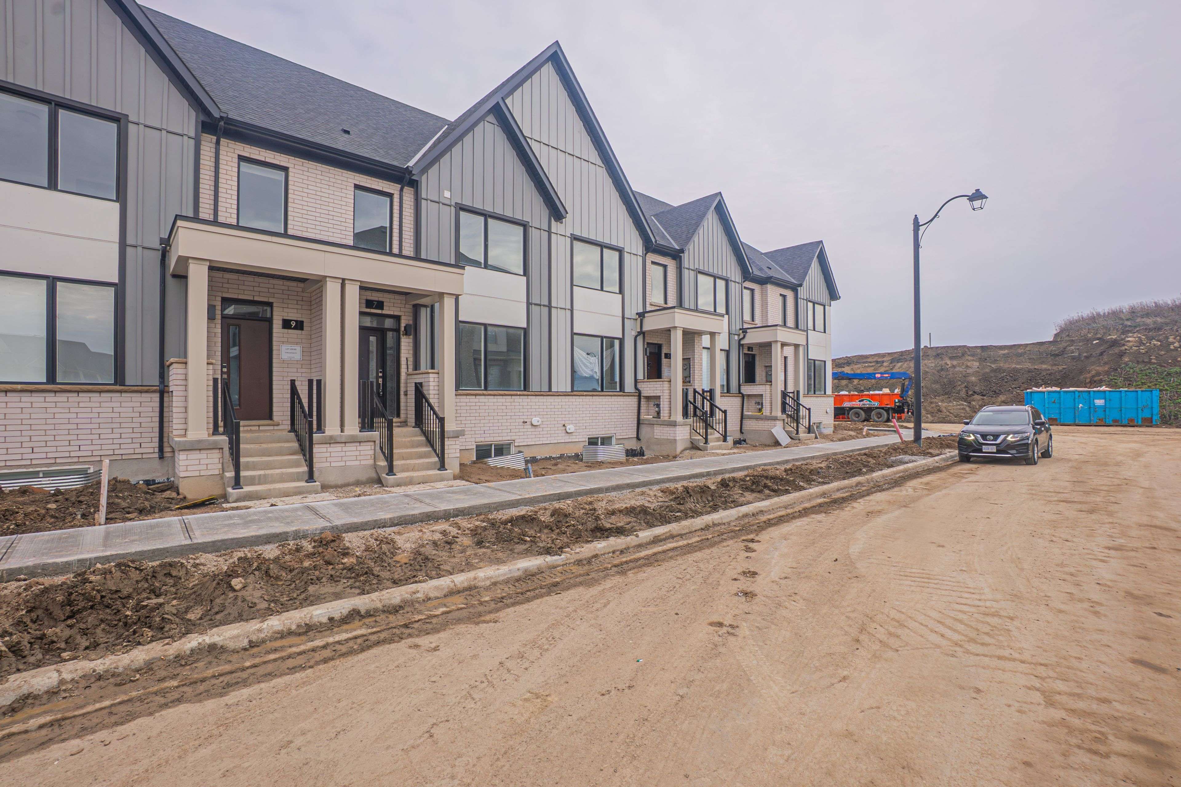 Brampton, ON L7A 5L9,7 Moosehead DR