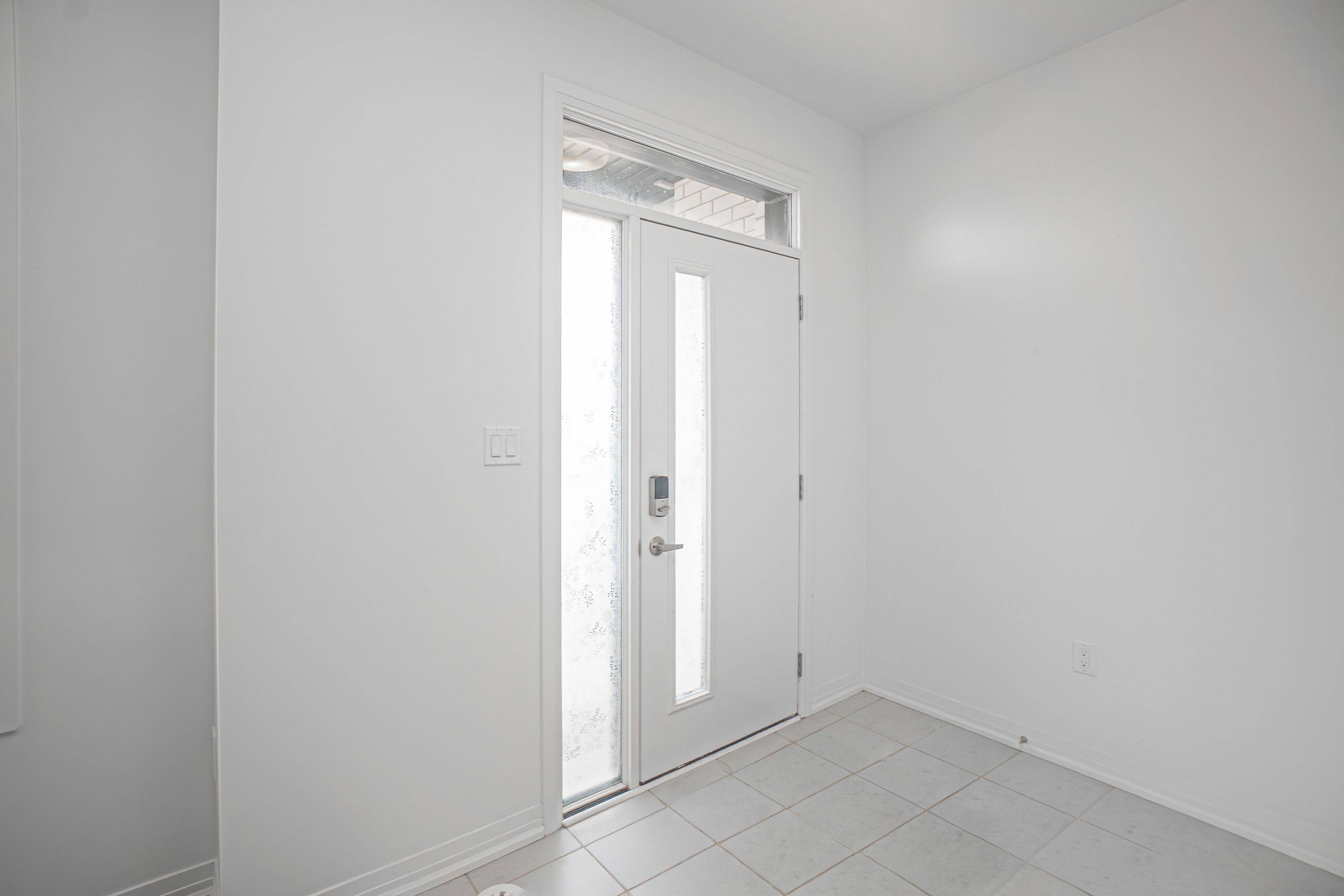 Brampton, ON L7A 5L9,7 Moosehead DR