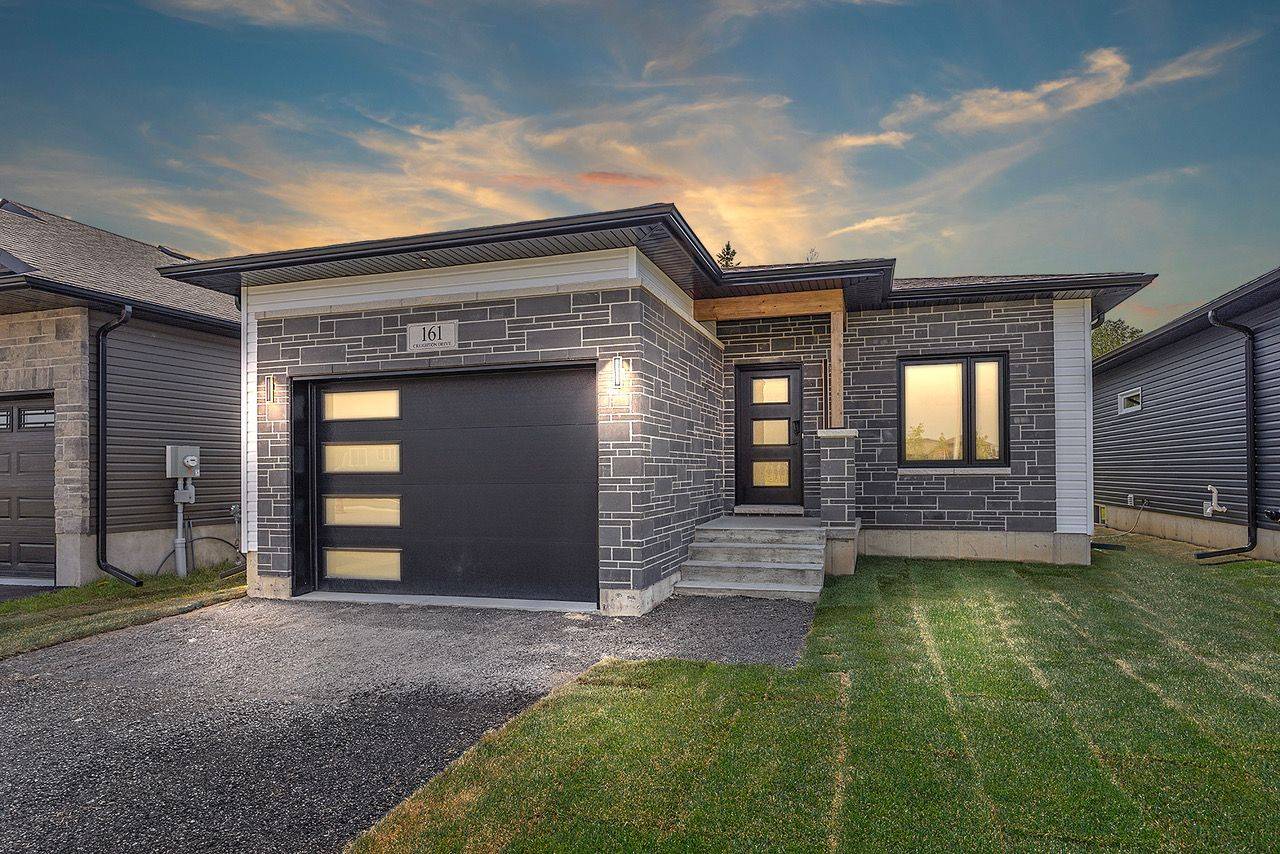 Loyalist, ON K0K 2H0,161 Creighton DR