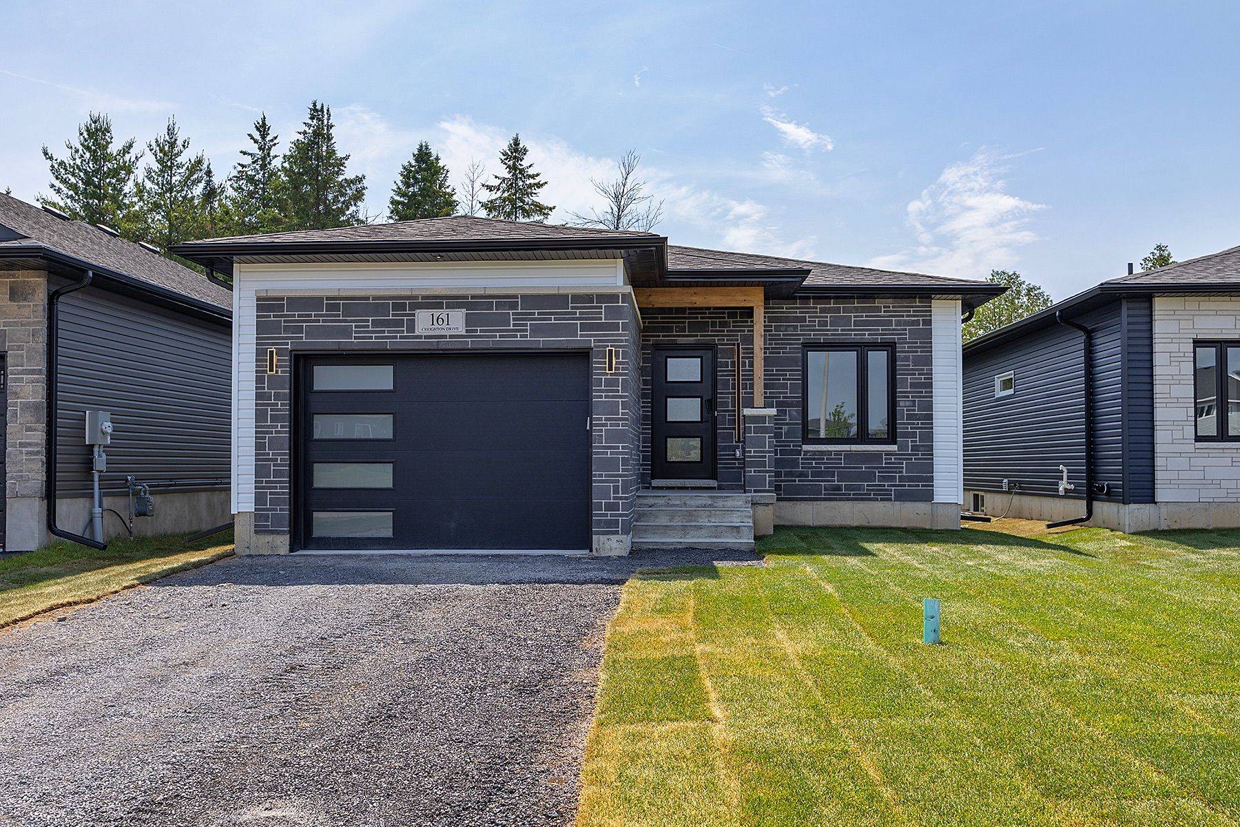 Loyalist, ON K0K 2H0,161 Creighton DR