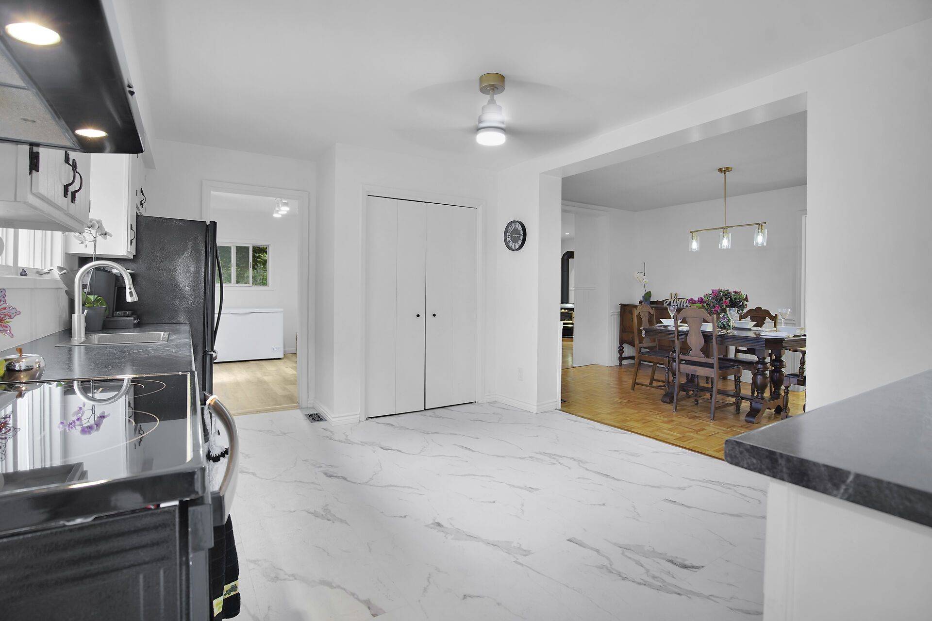 Lucan Biddulph, ON N0M 2J0,209 Water ST