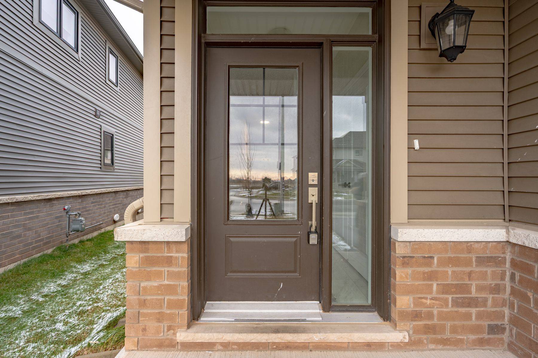 Hamilton, ON L8E 0K8,51 Starfire CRES