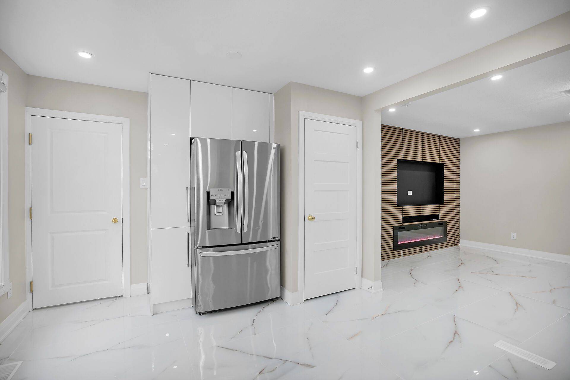 London South, ON N6E 2M1,1046 Jalna BLVD